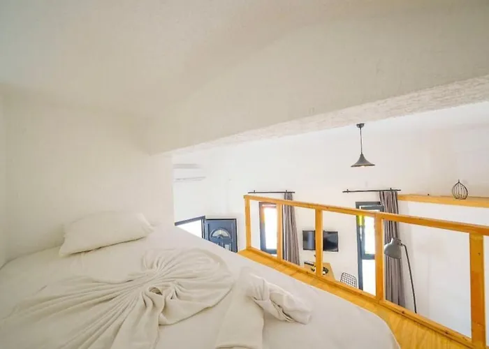 Mucho Boutique Hotel *