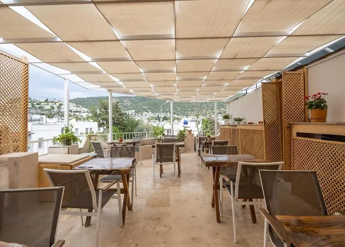 Mucho Boutique Hotel *